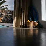 Vila By The Sea *