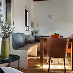 Vila By The Sea
