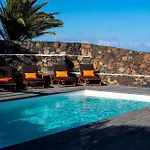 Vila By The Sea