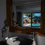By The Sea Vila Mala