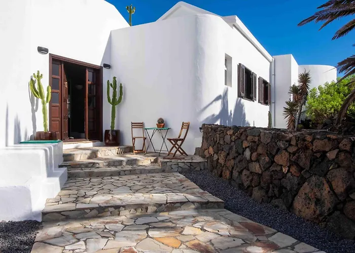 By The Sea 빌라 Mala